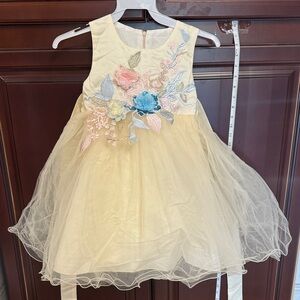 Cream Ivory sleeveless Floral Embroidered flower girl dress size 12 Wedding